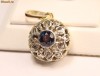 amuleta 18K medalion pandativ cu safir si anturaj diamant