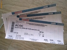 VAND URGENT BILET AC/DC , VIP (A1) foto