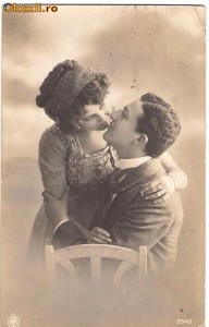 T FOTO 27 Romantica -Indragostiti -,,Draga Mito -circulata la Bucuresti 23 August 1919 -Domnisoarei Mita Ionescu, str. General Leca nr29 foto