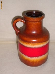 Vaza din ceramica ( cu dungi) foto