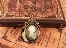 Colier Vintage Camee