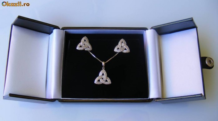 SUPERB Set Cercei + Pandantiv ornate cu 1,5CT DIAMANTE foto mare