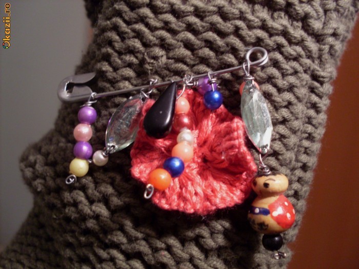 Brosa Talisman foto mare