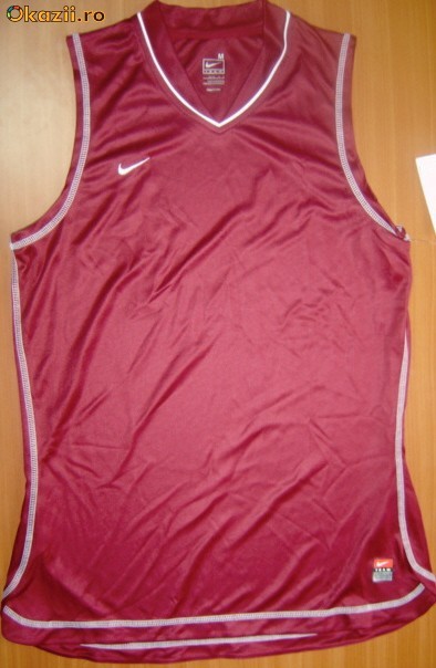 MAIEU UNISEX, NIKE DRY FIT. foto mare