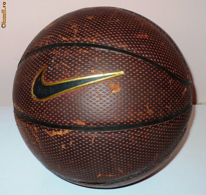 Minge baschet NIKE, piele, folosita,originala -  SUPER! MERITA VAZUTA foto mare