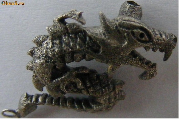 Medalion din argint dragon foto mare