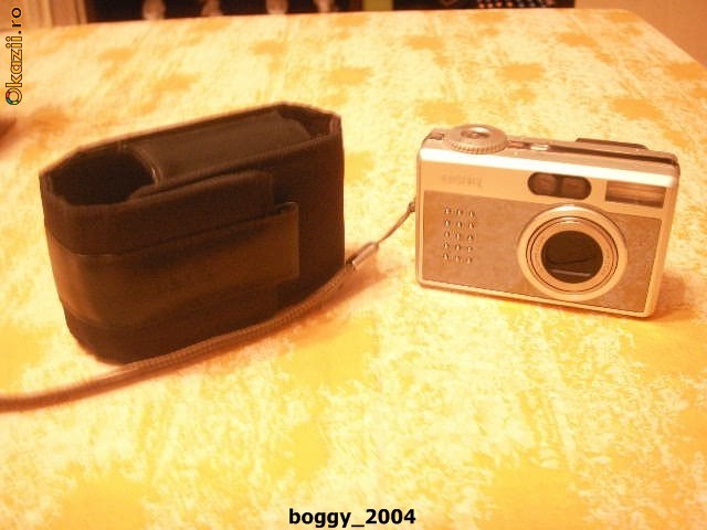 vand camera foto Benq DC C50,in stare buna,functioneaza impecabil,are 5 mpixel. foto mare