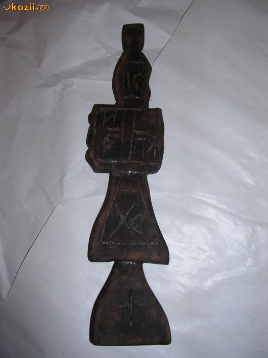 PRISTOLNIC/CRUCE DE RUGACIUNE/CRUCIFIX foto mare
