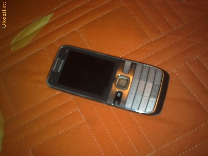 Vand Nokia e52 foto mare