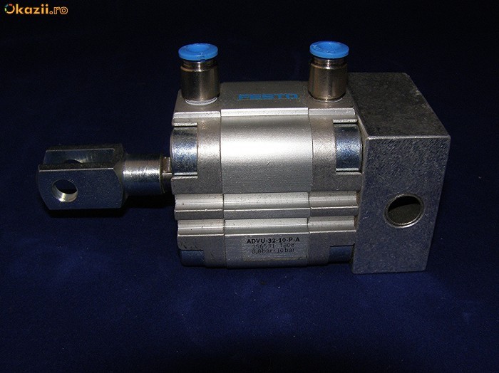 Cilindru pneumatic compact Festo ADVU-32-10-P-A foto mare