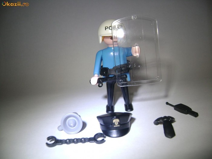 PLAYMOBIL POLICE JANDARM POLITIST foto mare