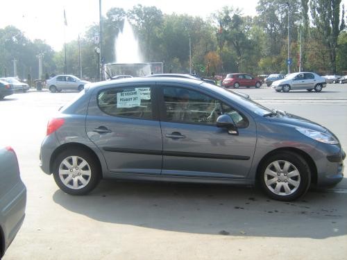 Peugeot 207 foto mare