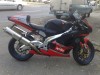 motocicleta Aprilia RSV 1000