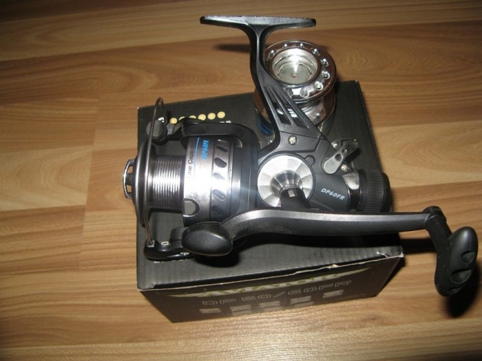 SET 4 MULINETE AVIATOR DP60FR- BAITRUNNER / 6 RULMENTI / IDEALE PENTRU PESCUITUL CRAPULUI foto mare SET 4 MULINETE AVIATOR DP60FR- BAITRUNNER / 6 RULMENTI / IDEALE PENTRU PESCUITUL CRAPULUI foto mare