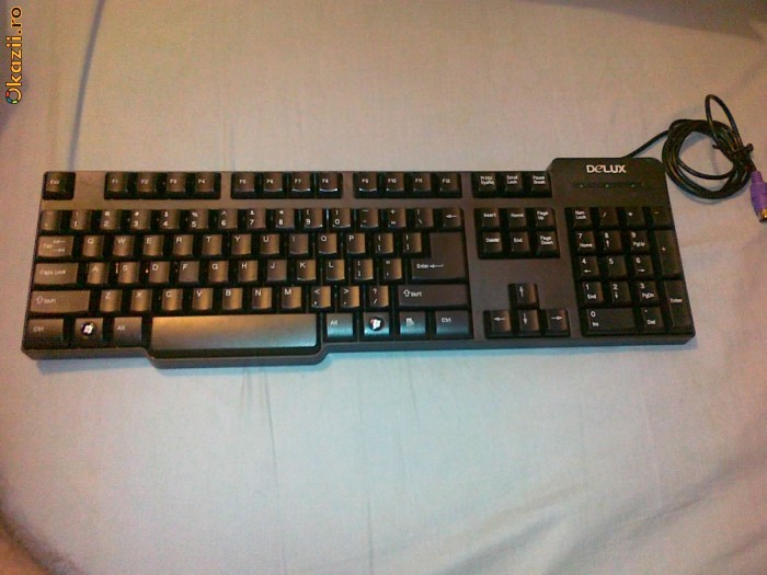 Tastatura Delux PS2 foto mare Tastatura Delux PS2 foto mare